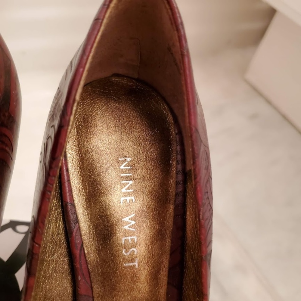 EUC Nine West Freda Heels - Picture 5 of 8